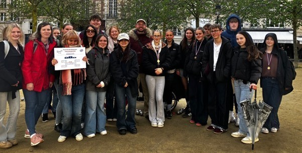 Students Love Paris In The Spring!